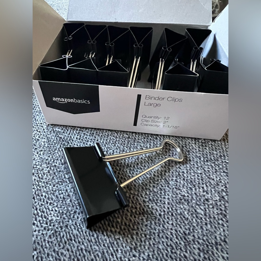 AmazonBasics Large Black Binder Clips